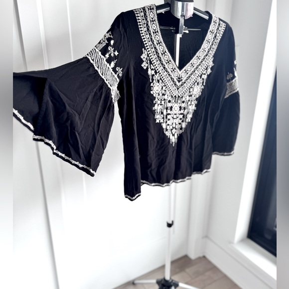 Chelsea & Theodore Tops - Black bohemian blouse. White embroidery